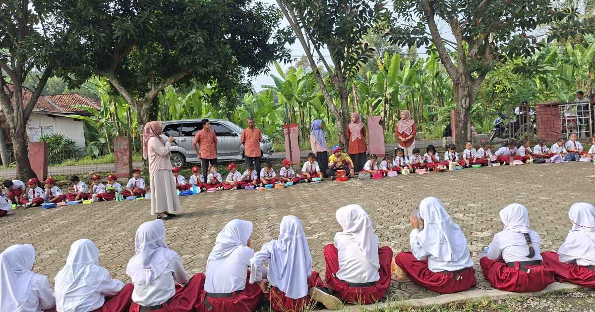Botram Akhir Semester SDN Sukaati Cariu: Pesan Kepala Sekolah untuk Siswa Kelas 1 dan 6