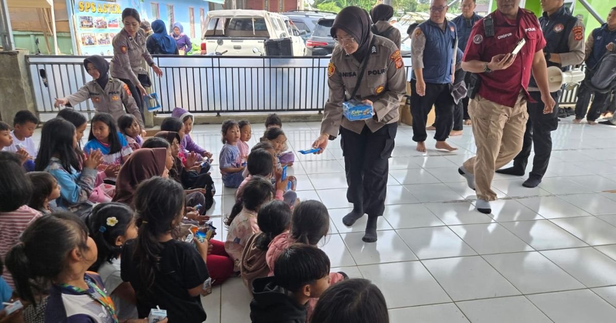 Polda Jabar Pulihkan Trauma 80 Anak Korban Longsor di Bandung Barat