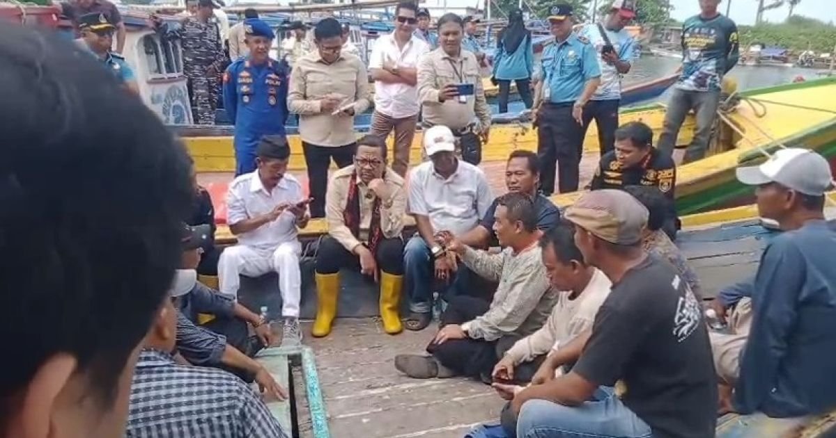 Kedatangan KSP RI dan Sri Padmoko Disambut Baik oleh Para Nelayan Palabuhanratu