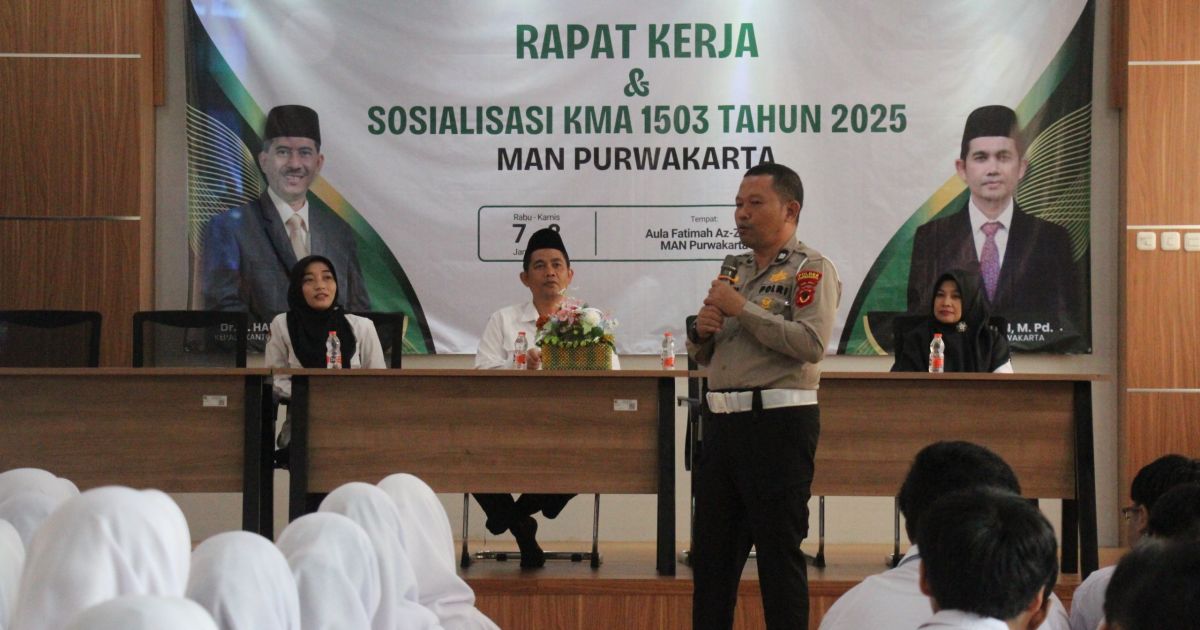 Polantas Polres Purwakarta Edukasi Safety Riding untuk Generasi Muda di Sekolahan MAN Purwakarta
