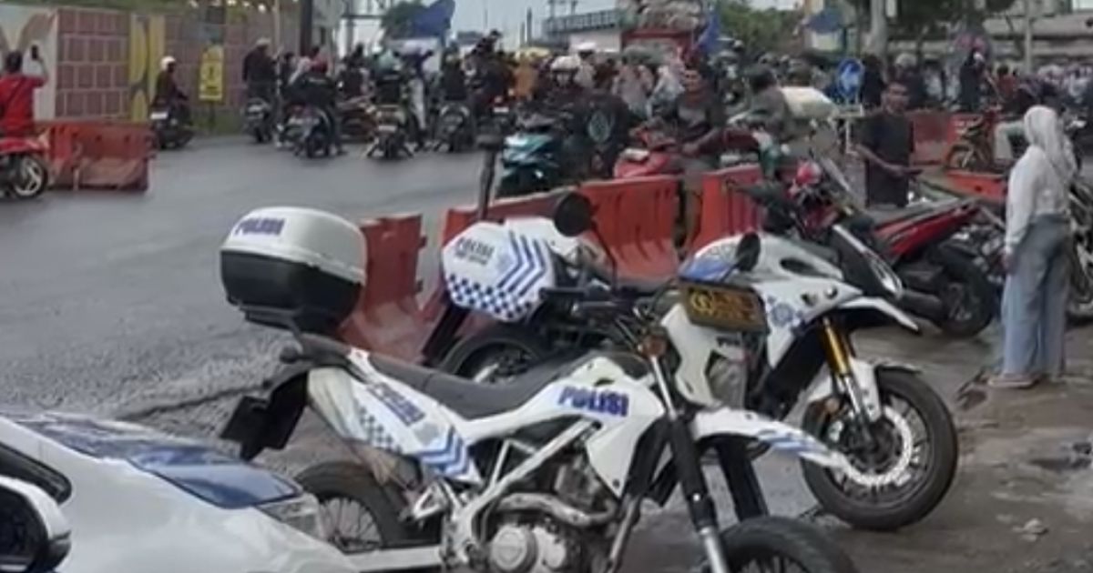 Jalan Pantura Cikampek Rusak Parah, Gubernur Dedi Mulyadi Sampaikan Permohonan Maaf