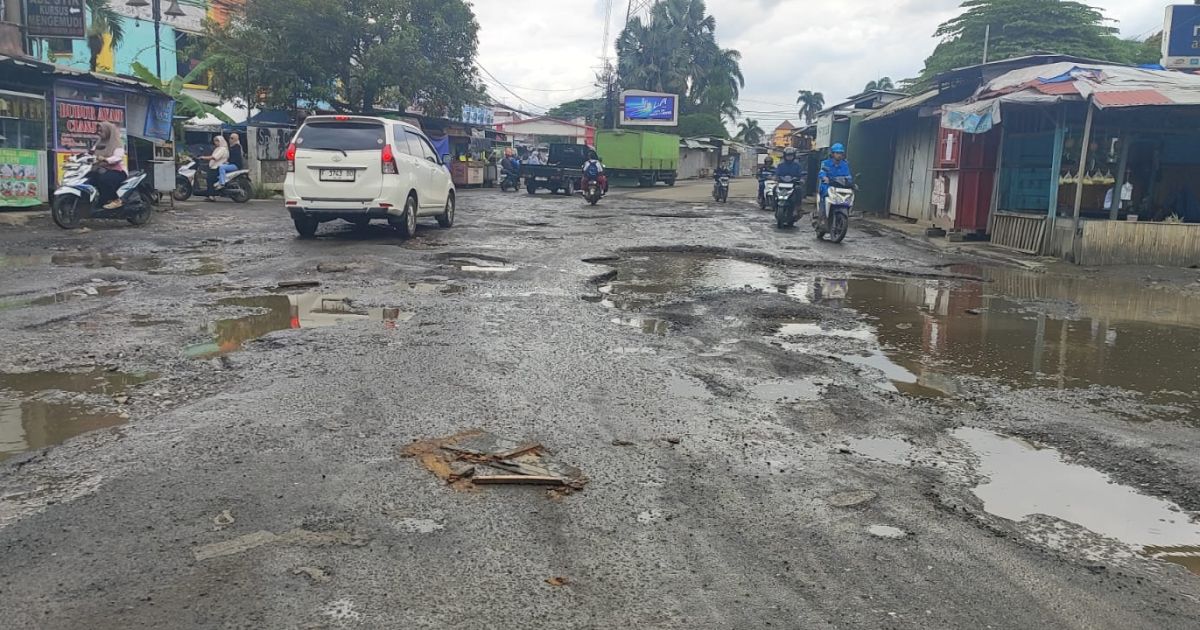 Jalan Griya Bukit Jaya Kembali Hancur, Pemkab Bogor Akui Drainase Jadi Biang Kerok