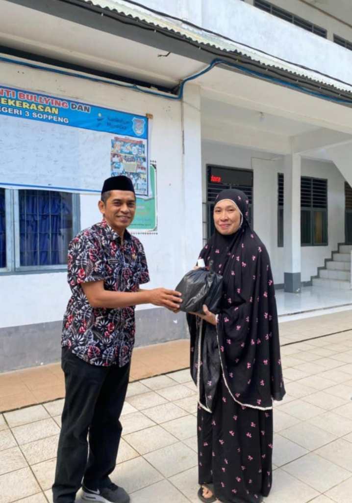 Kolaborasi SMKN 3 Soppeng dan Pemkab Liliriaja Tebar Kebaikan Lewat Program Berkah Ramadhan