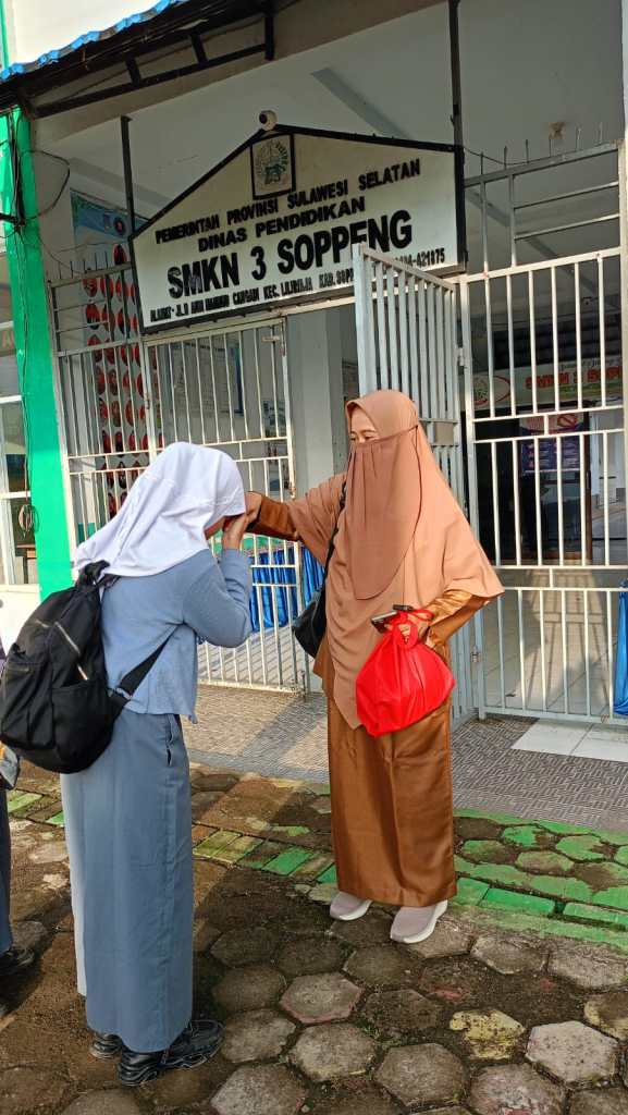 Semangat Baru Pasca-Idul Fitri: SMKN 3 Soppeng Perkuat Karakter Siswa Lewat Tradisi Halal Bihalal