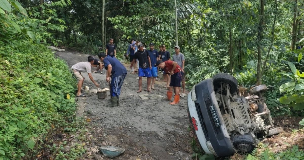 14 Tahun Jalan Rusak, Warga Pongkor Bogor Tampar DPUPR: Anggaran Infrastruktur Ada, Tapi Rakyat Dibiarkan Sengsara