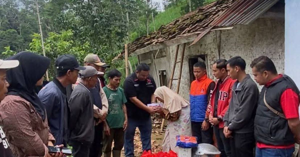 Yudha Puja Turnawan Tinjau Korban Longsor Cikajang, Dorong Pembentukan Forum CSR