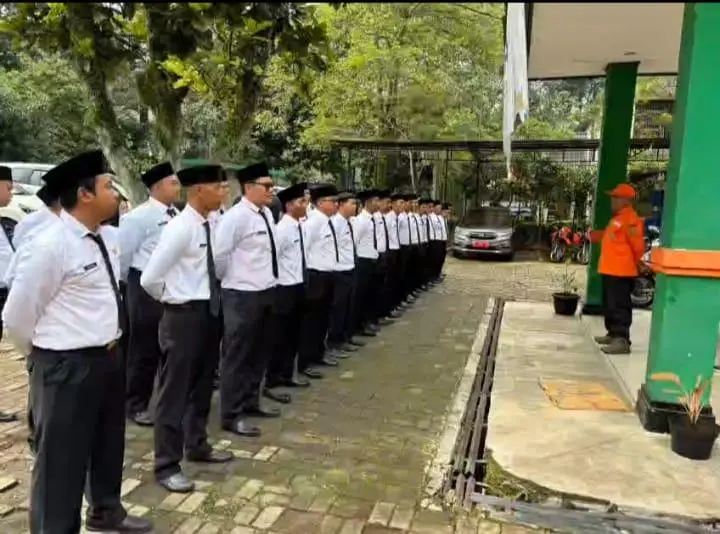 Kalak BPBD Wahyudin Gerak Cepat, 48 PPPK Baru Langsung Diterjunkan Tangani Banjir dan Longsor di Kab.Bandung