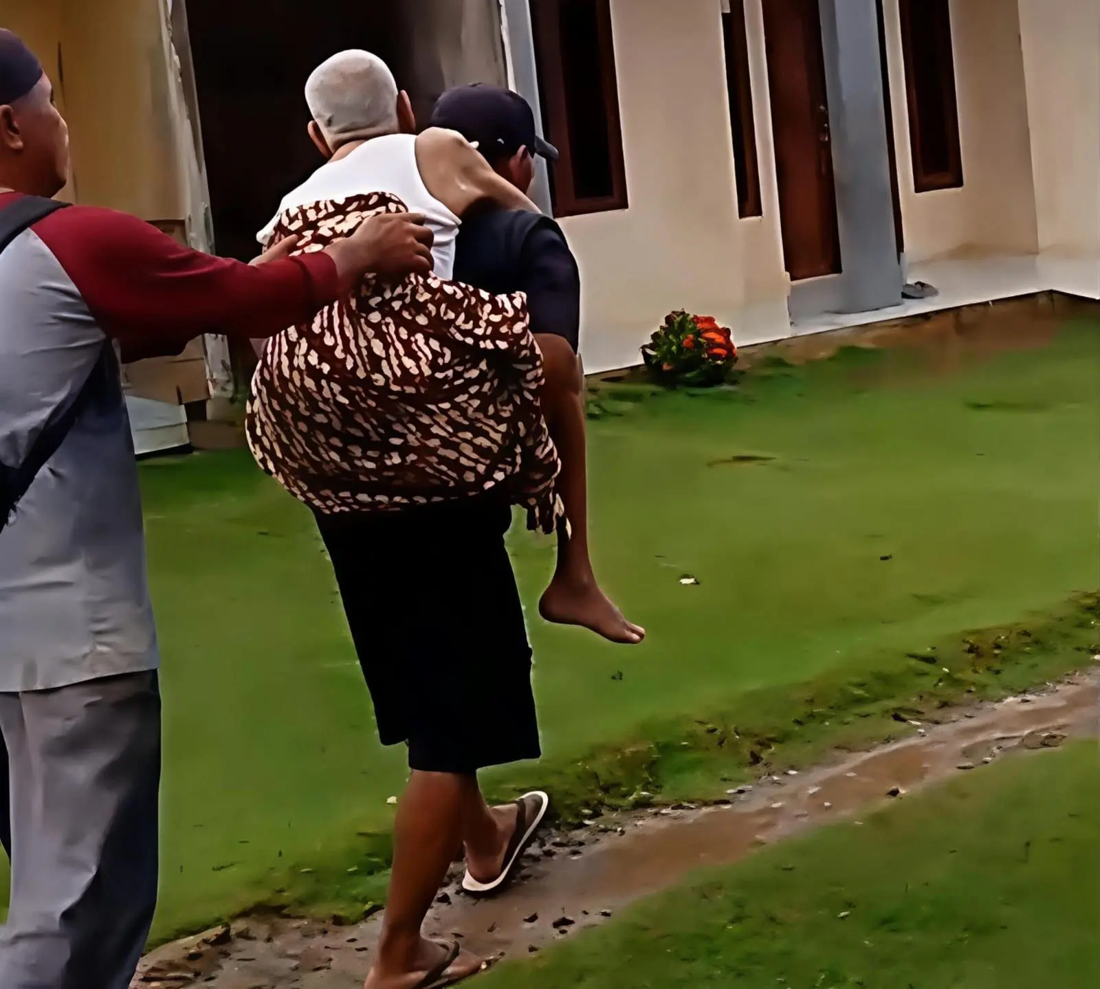 Desa Sirnasari Surade Dapat Pujian Luas: Ambulans Siaga Sigap dan Humanis Layani Melampaui Batas Wilayah