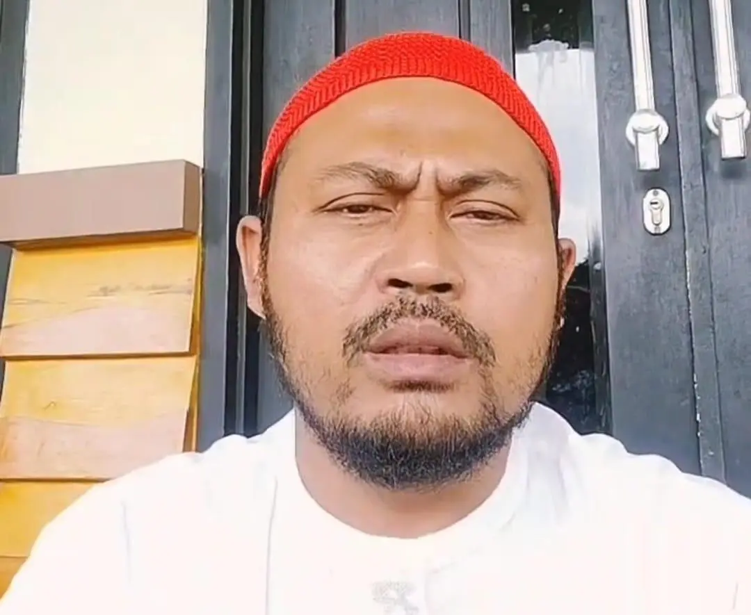 Tokoh Jampang Peci Merah Angkat Bicara, Desak Penegak Hukum Ungkap Dugaan Asusila Oknum Guru Surade 