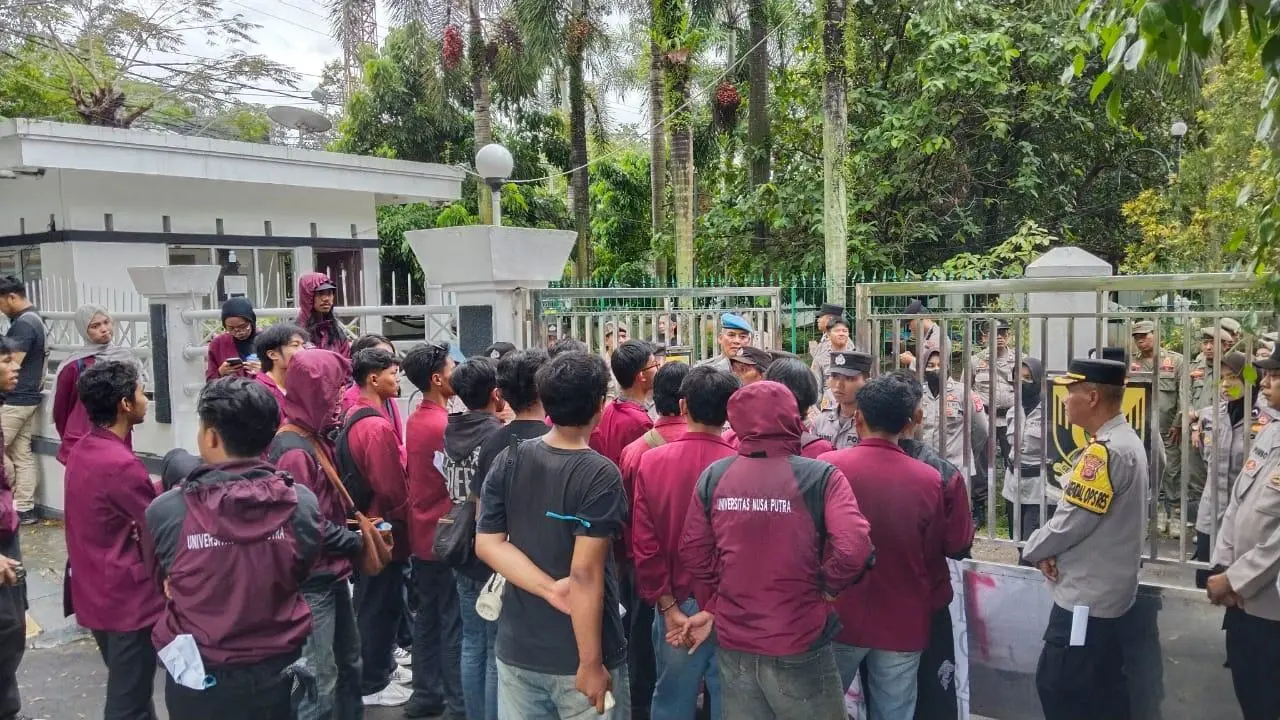 Puluhan Mahasiswa Geruduk Pendopo Palabuhanratu, Desak Bupati Hentikan Tambak Udang Mina Jaya