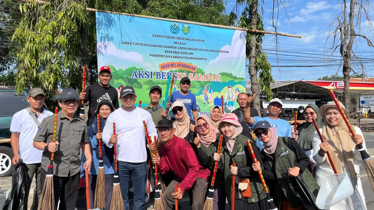 Dinas LH Kabupaten Indramayu Gelar Aksi Nyata Bersih Sampah di Jalur Pekandangan-Jatibarang