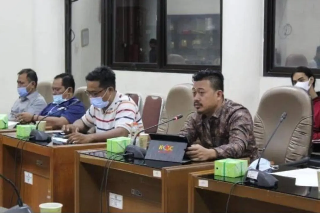 Ditengah Isu Efisiensi Anggaran, Disnakertrans Karawang Malah Ke Bali