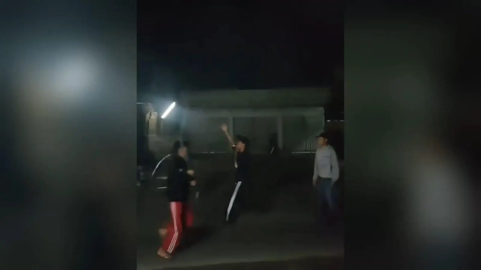 Tawuran Remaja Pecah di Jalan Raya Narogong, Pedagang Terimbas Percikan Petasan